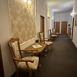 Praga Hotel *