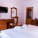 Praga Hotel *