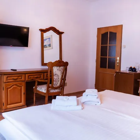Praga Hotel *
